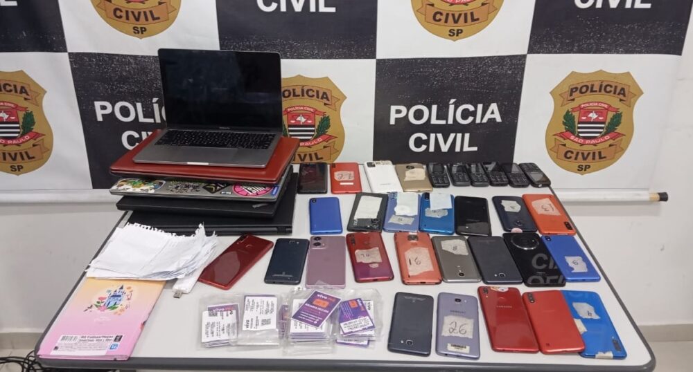 Polícia Civil de SP desmantela falsa central telefônica, 11 pessoas foram presas