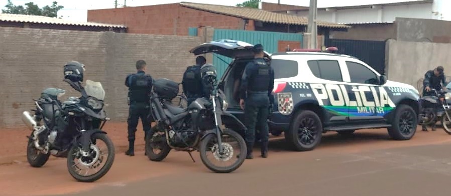Força Tática da Polícia Militar apreende 27 kg de maconha e prende suspeito de tráfico em Três Lagoas