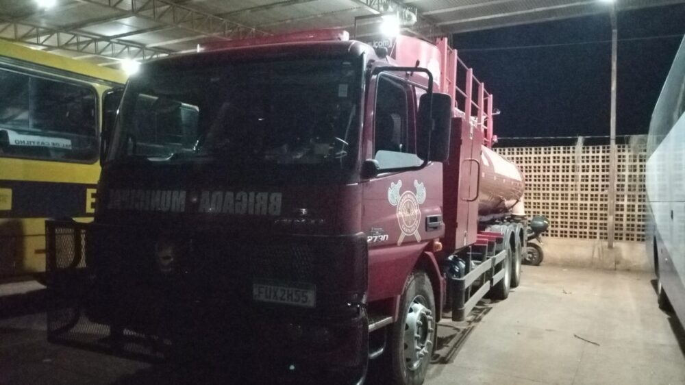 Fogo em roupas mobiliza bombeiros e brigada municipal no centro de Castilho