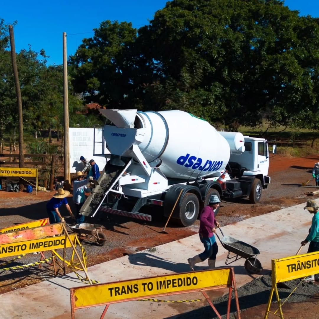 Obra resolve alagamentos no cruzamento da rua Belarmino França com estrada 17 em Castilho