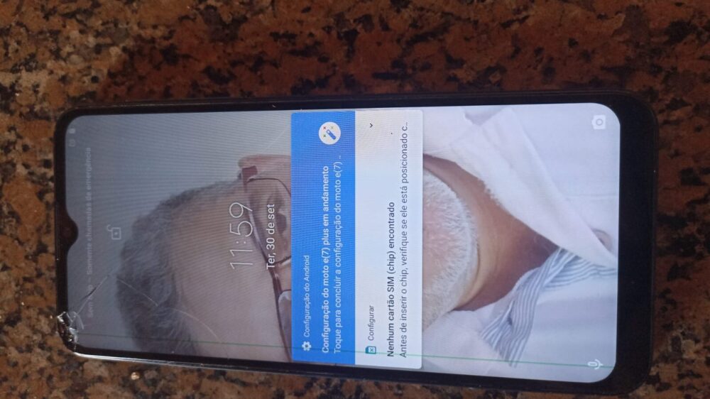 Moradora de Castilho encontra celular e busca dono para devolução