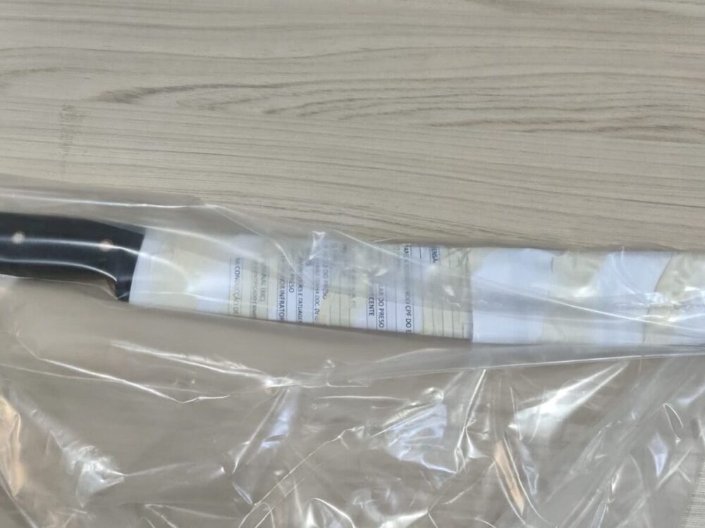 Homem é preso após ameaçar companheira com facão em Andradina