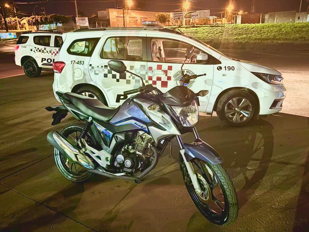 Polícia Militar recupera motocicleta furtada e prende suspeito por receptação em Valparaíso
