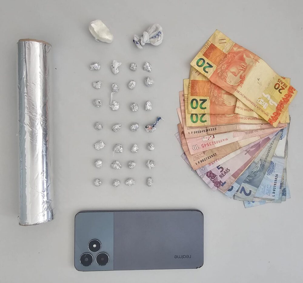 Adolescente é apreendido por tráfico de drogas em casa abandonada em Penápolis