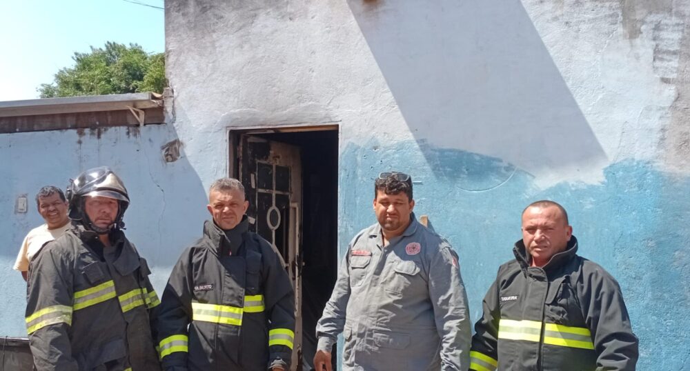 Incêndio em residência mobiliza Bombeiros e Brigada Municipal em Castilho