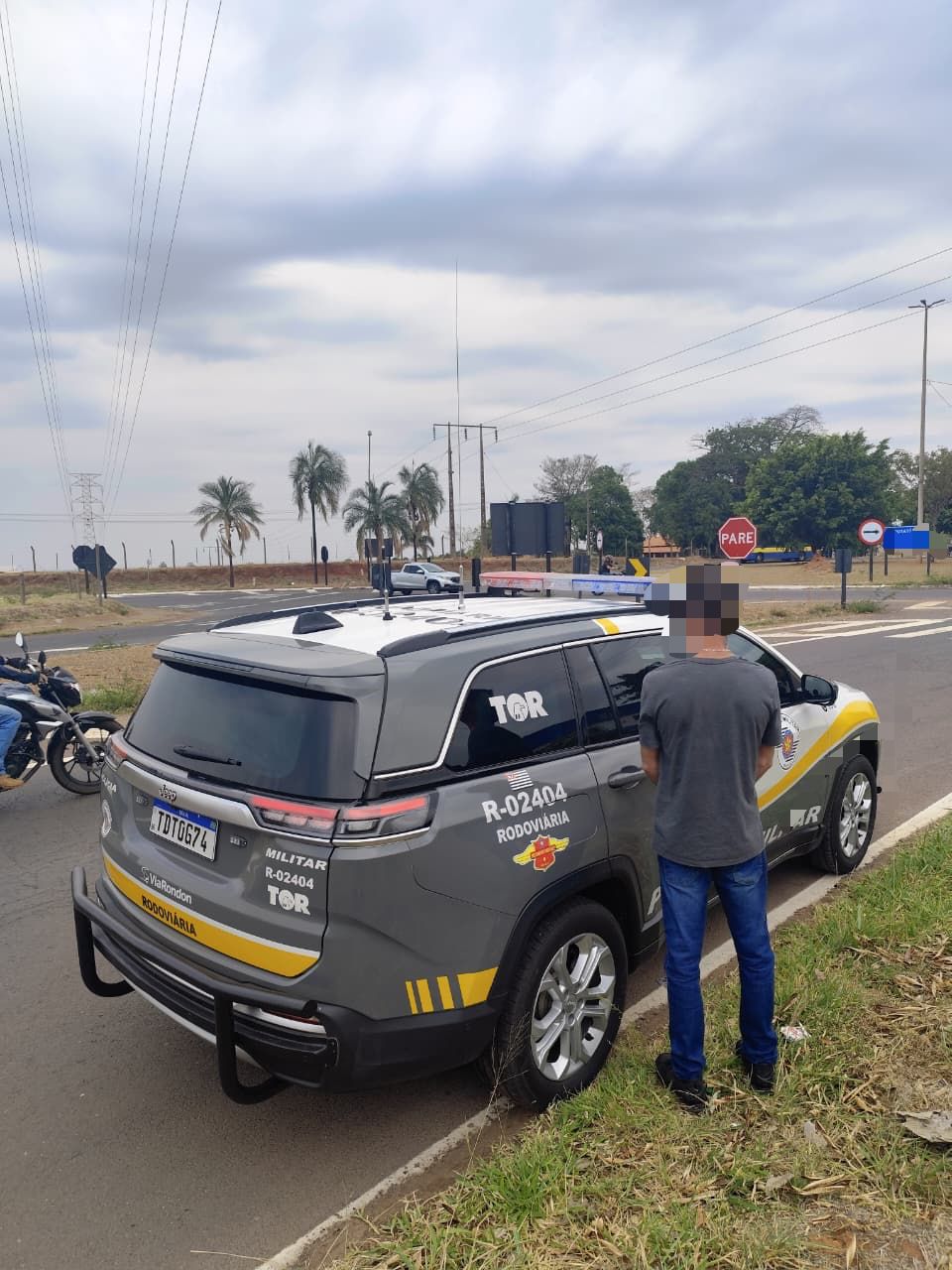 Tático Ostensivo Rodoviário prende homem procurado pela Justiça durante fiscalização na Marechal Rondon em Araçatuba