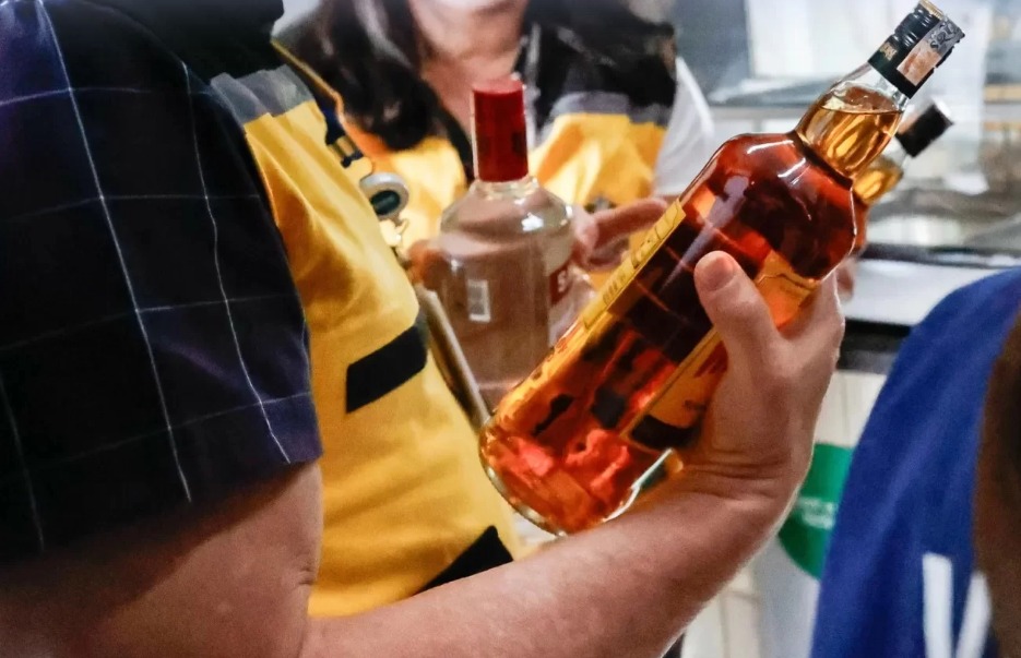 Vigilância Sanitária de Andradina intensifica fiscalização contra bebidas adulteradas com metanol