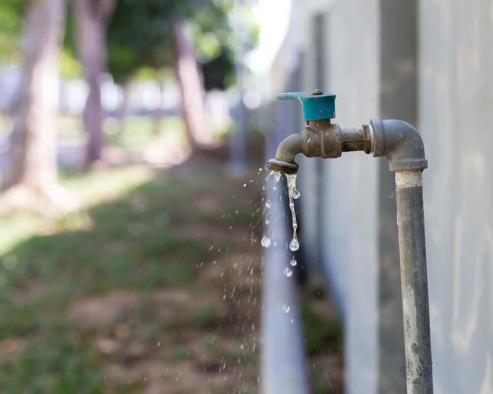 Chuva e calor intenso: dois extremos que exigem atenção com o saneamento em Andradina e Castilho