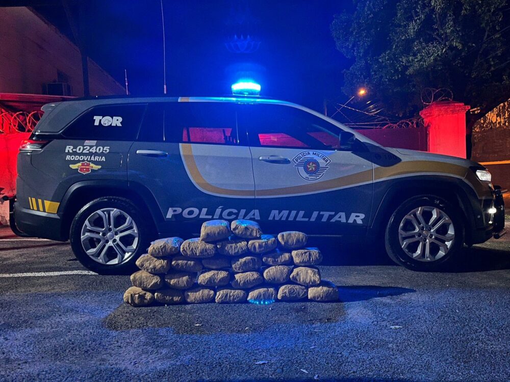 PM Rodoviária apreende 28 kg de Skunk em ônibus durante Operação Impacto em Penápolis