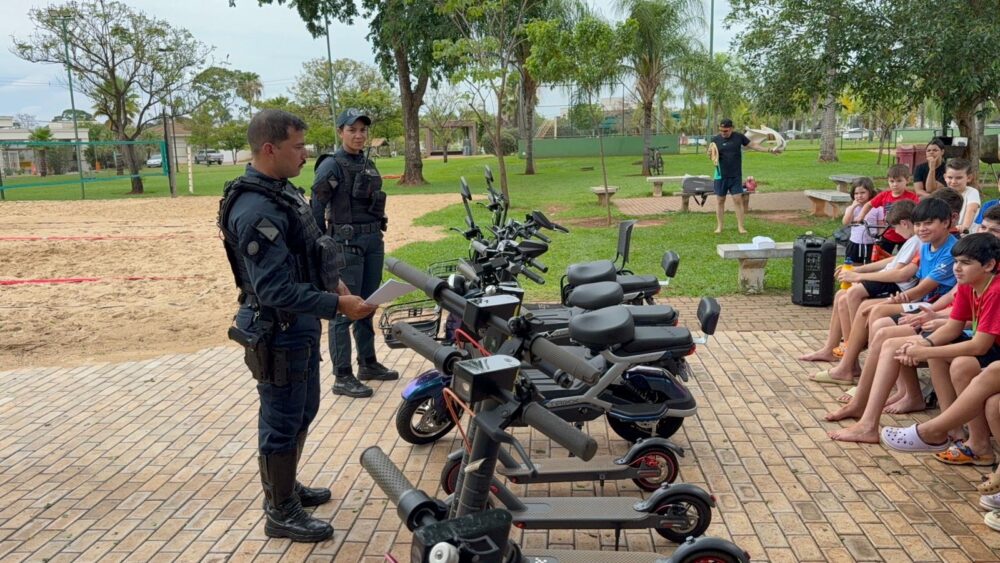 PM realiza palestra educativa sobre uso seguro de bicicletas e patinetes elétricos em Três Lagoas