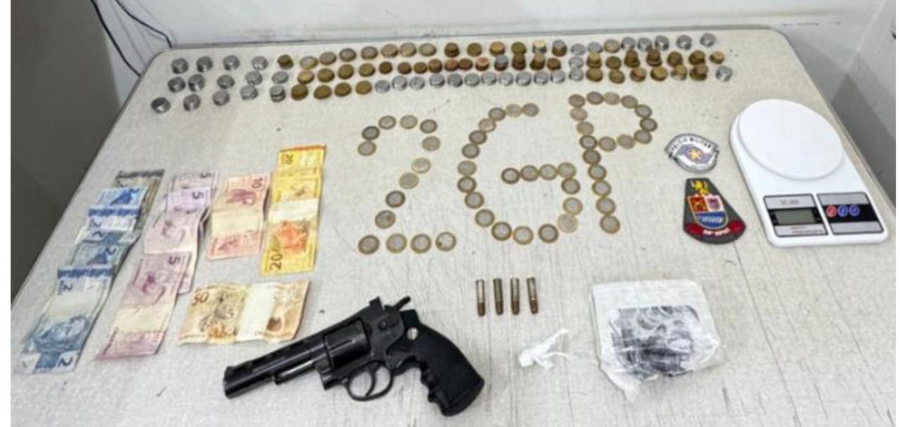 Polícia Militar prende traficante e apreende cocaína, dinheiro e réplica de arma em Sud Mennucci