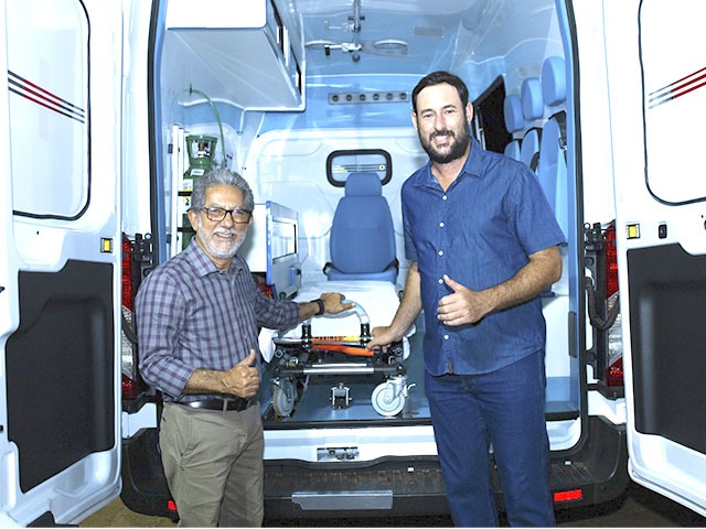 Castilho reforça frota da Saúde com ambulância e duas vans exclusivas para pacientes