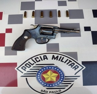 Procurado pela Justiça é preso com revólver calibre .38 em Avanhandava