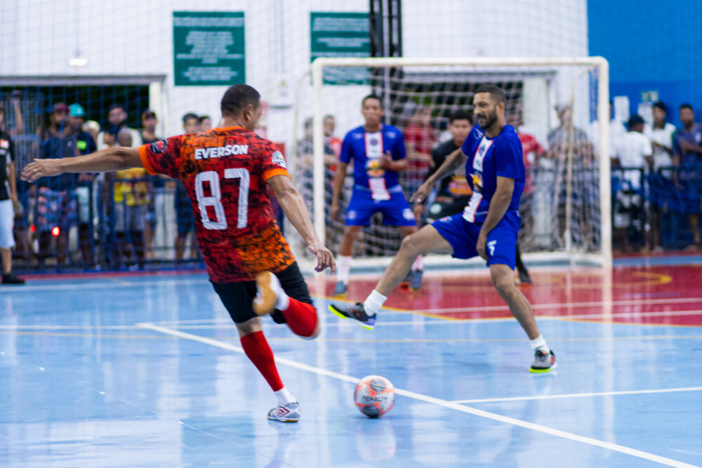 Magnatas fazem 7 a 5 na Conveniência Titi