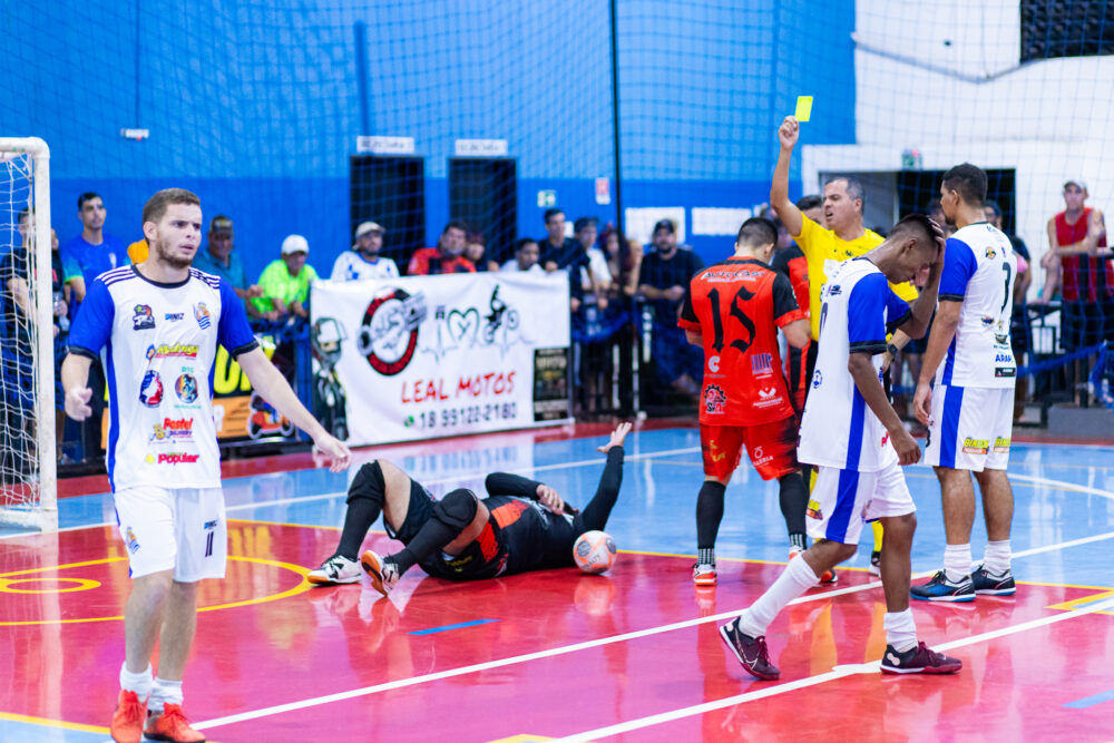 Auto Cast e Vai na Fé fazem clássico eletrizante e empatam em 5 a 5 no Futsal de Férias de Castilho