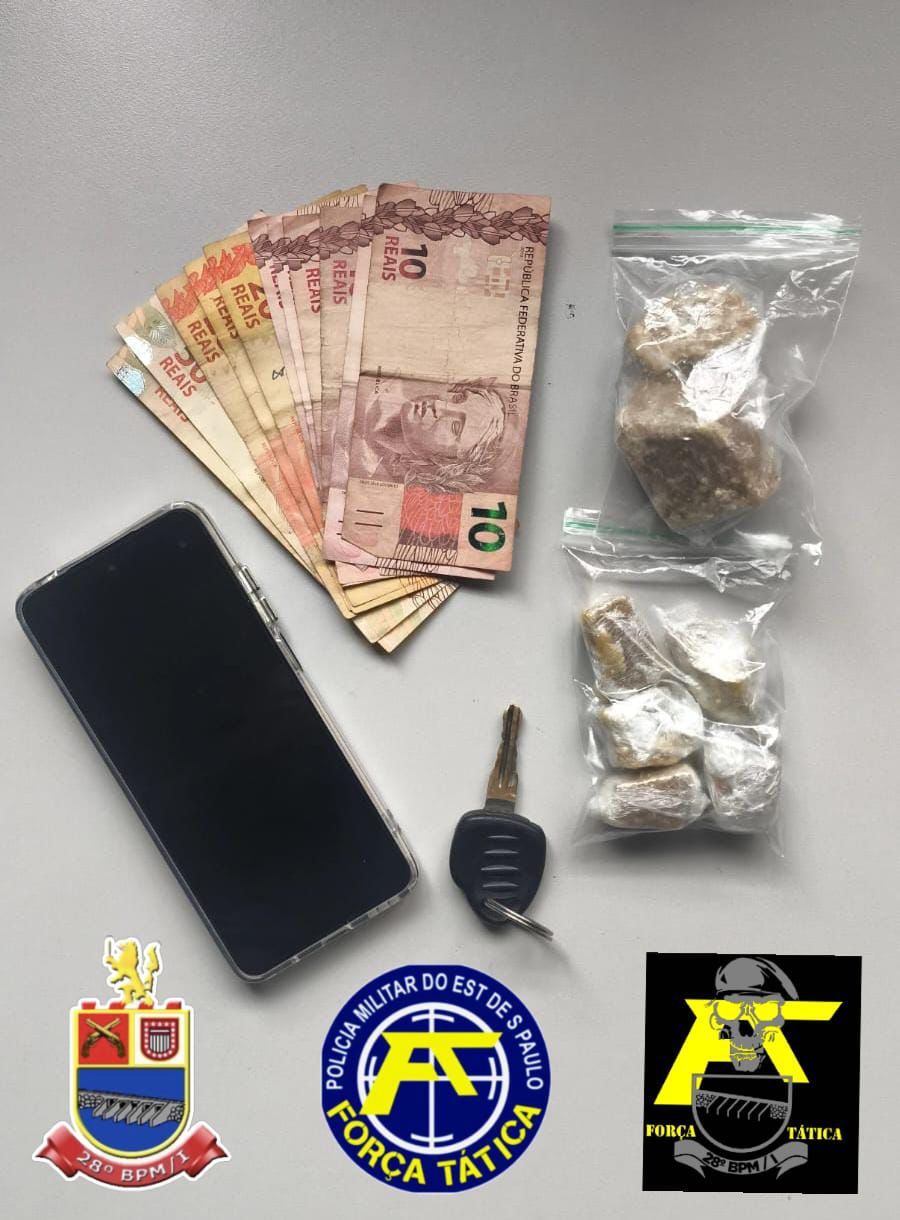 Força Tática prende duas por tráfico