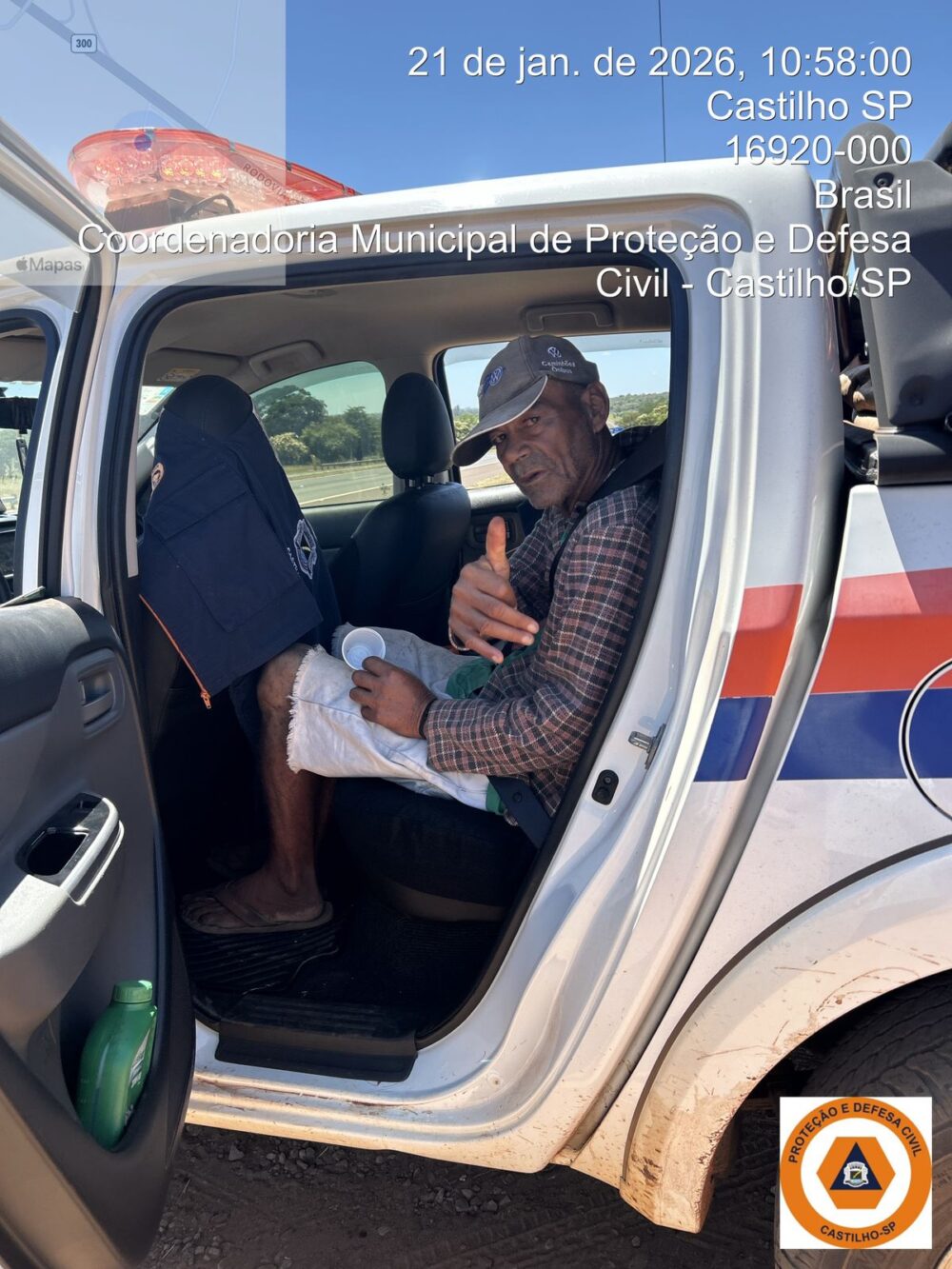 Defesa Civil resgata homem na SP-300