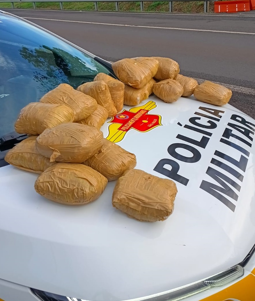 Polícia apreende quase 10 kg de maconha em ônibus na Marechal Rondon