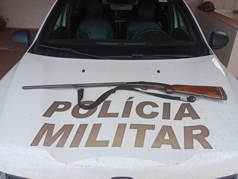 Homem é preso por posse de arma