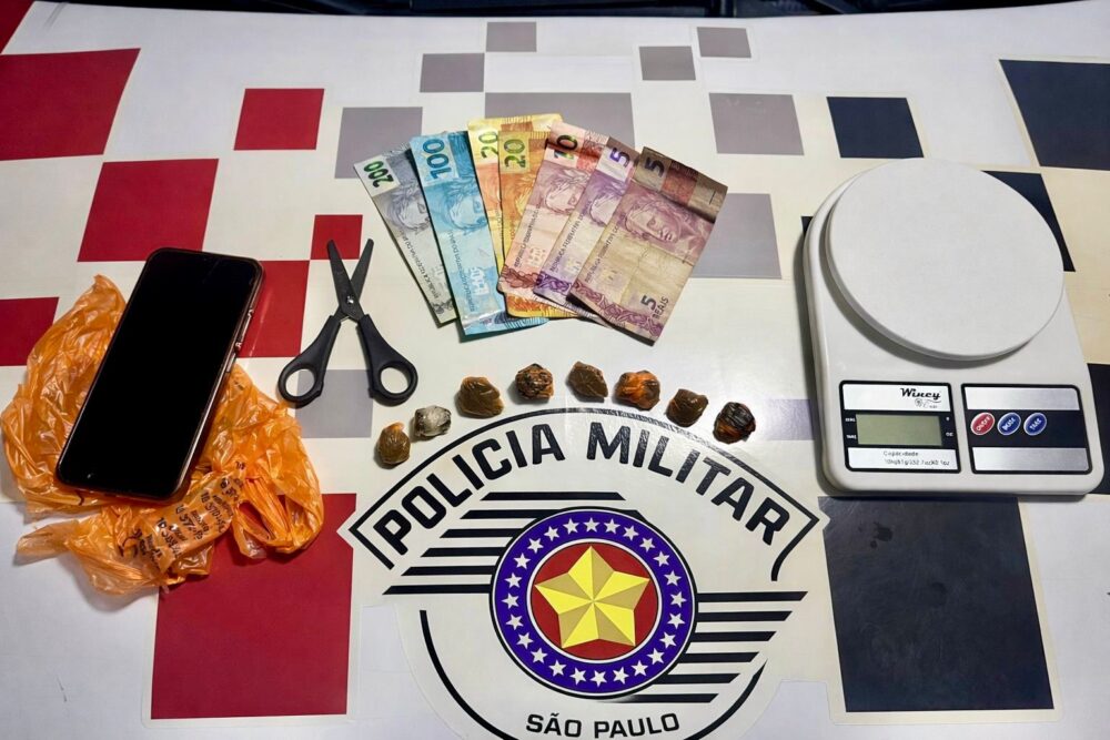 Mãe e filho presos por tráfico