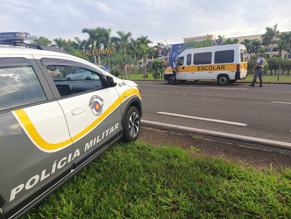 Polícia fiscaliza transporte escolar nas rodovias