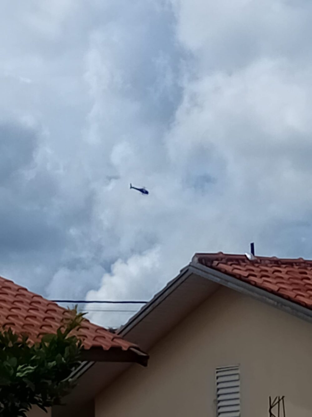 Aeronave sobrevoa Lavínia e gera alerta