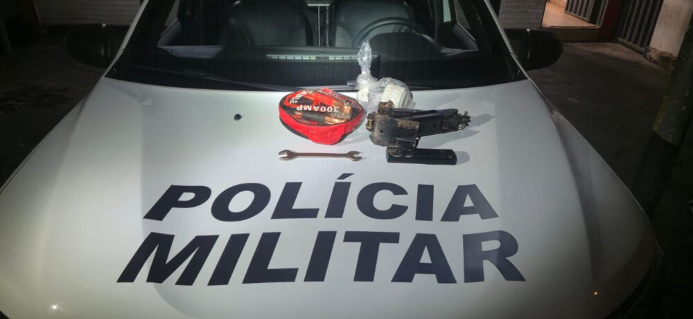 ]Furto em carro termina em prisão