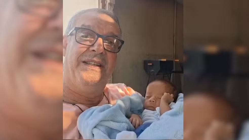 PM que perdeu neta salva bebê engasgado