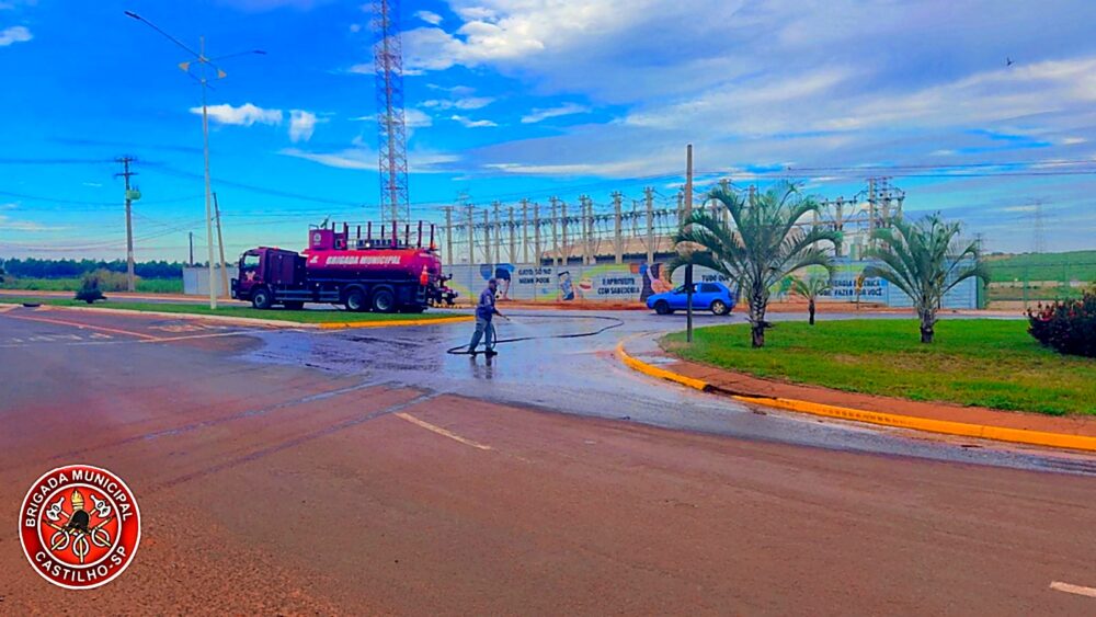 Barro na pista gera alerta em Castilho