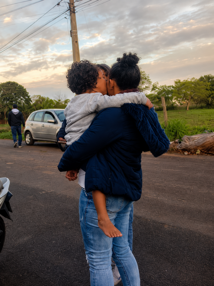 Menino de 3 anos desaparecido em Andradina é encontrado a cerca de 1 km de casa após mulher ouvir seu choro