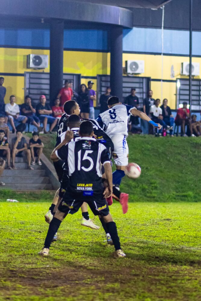 Conveniência Lopes e Nova York decidem neste sábado o título do Campeonato Varzeano 2026 em Castilho