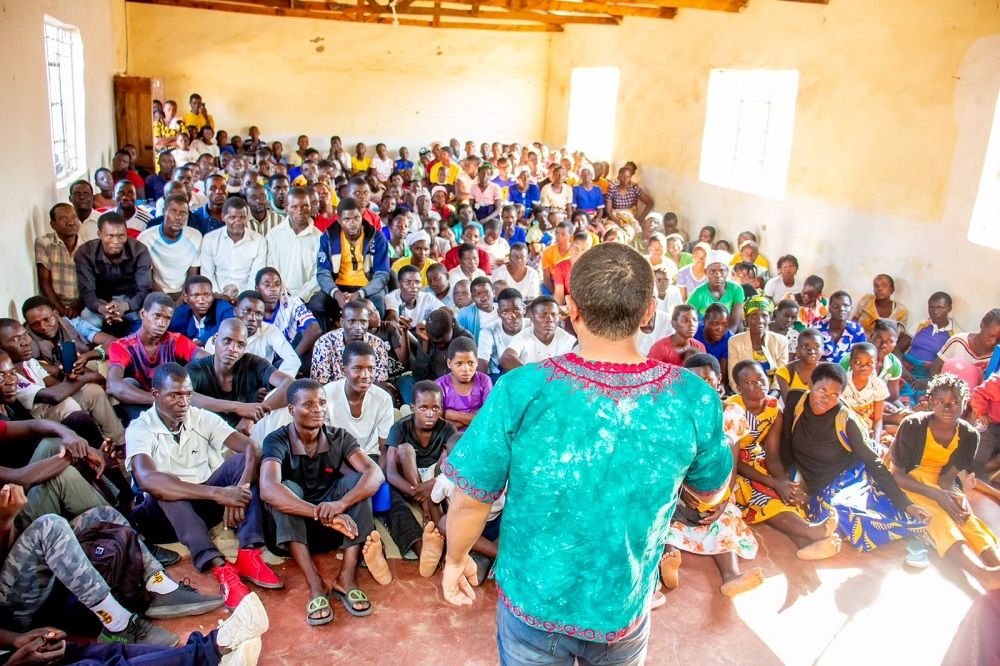 Pastor de Andradina leva missão humanitária à África e inicia projeto para atender 750 crianças