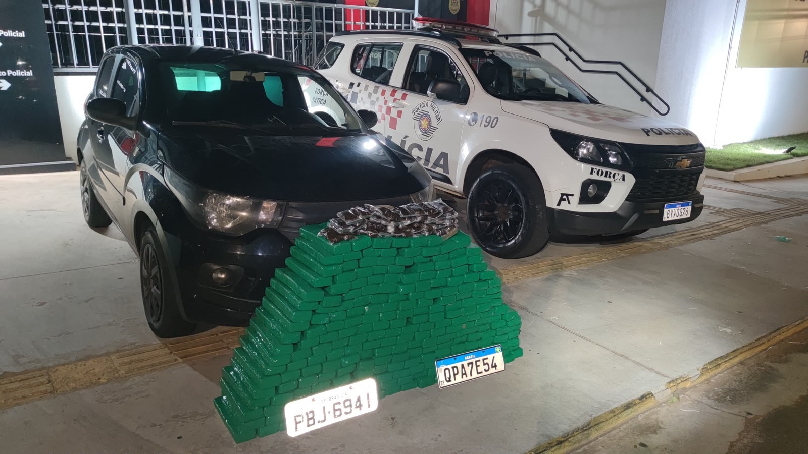 Após duas fugas, Força Tática apreende quase 200 kg de drogas em Castilho